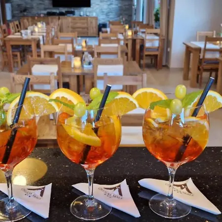 Bed & Breakfast Orlicka Skala 3*